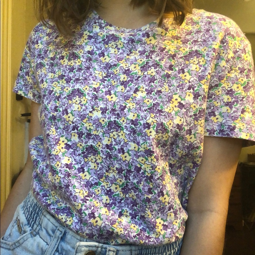 ⭐️SOLD⭐️ Vintage Floral Tee